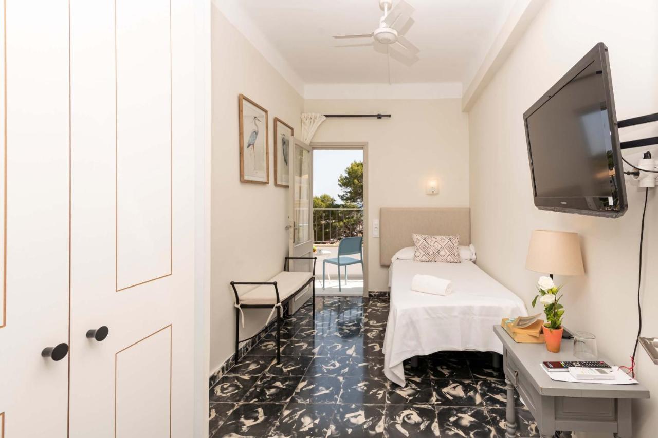Boutique Hotel Oriola Cala de Sant Vicenc Eksteriør bilde