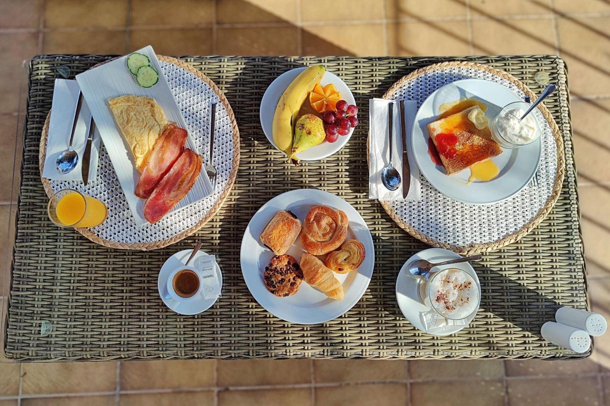 Boutique Hotel Oriola Cala de Sant Vicenc Eksteriør bilde