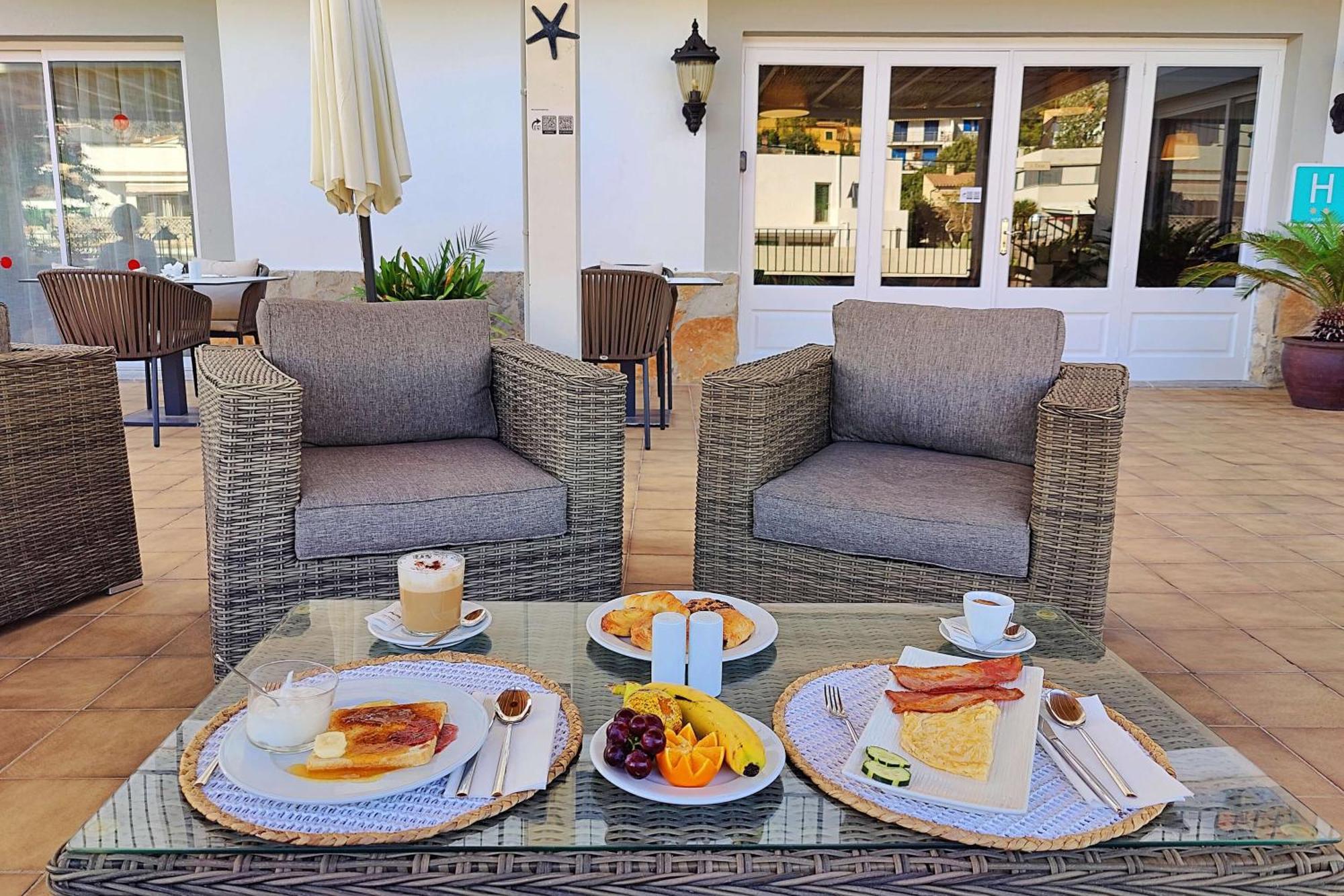 Boutique Hotel Oriola Cala de Sant Vicenc Eksteriør bilde